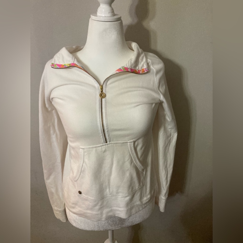 Lilly Pulitzer half zip white lightweight sweatshirt in size medium. EUC